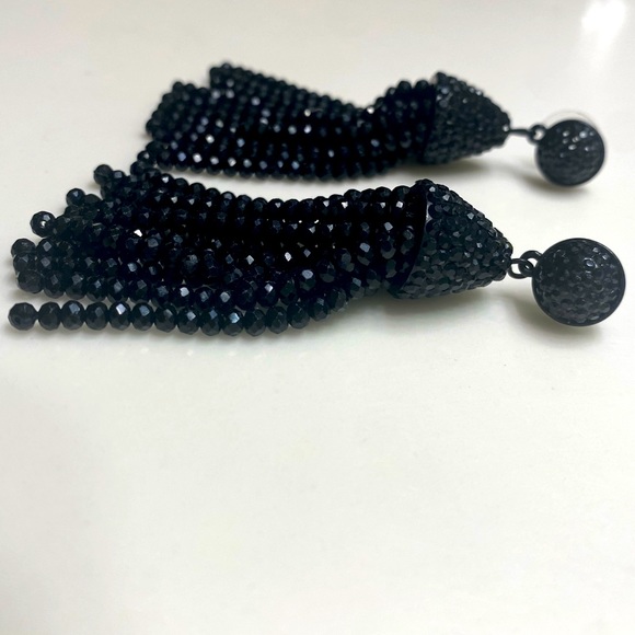 Vera Wang Jewelry - Vera Wang drape earrings